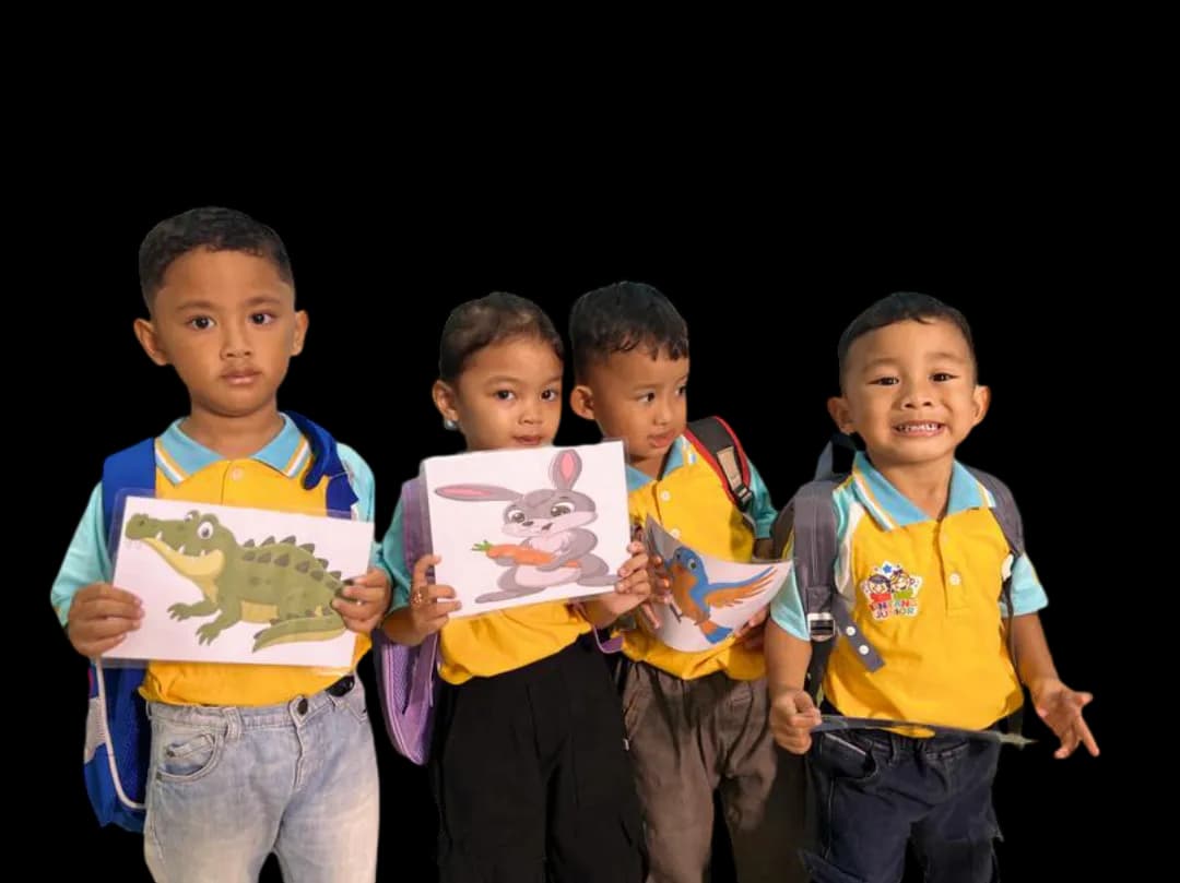 Anak-anak sedang belajar kreatif